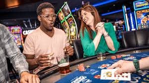 Meja Speed Baccarat pandatoto dengan dealer profesional dan kamera multi-sudut